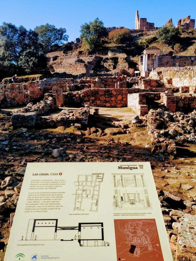 فيلا Munigua House Villanueva del Rio y Minas المظهر الخارجي الصورة